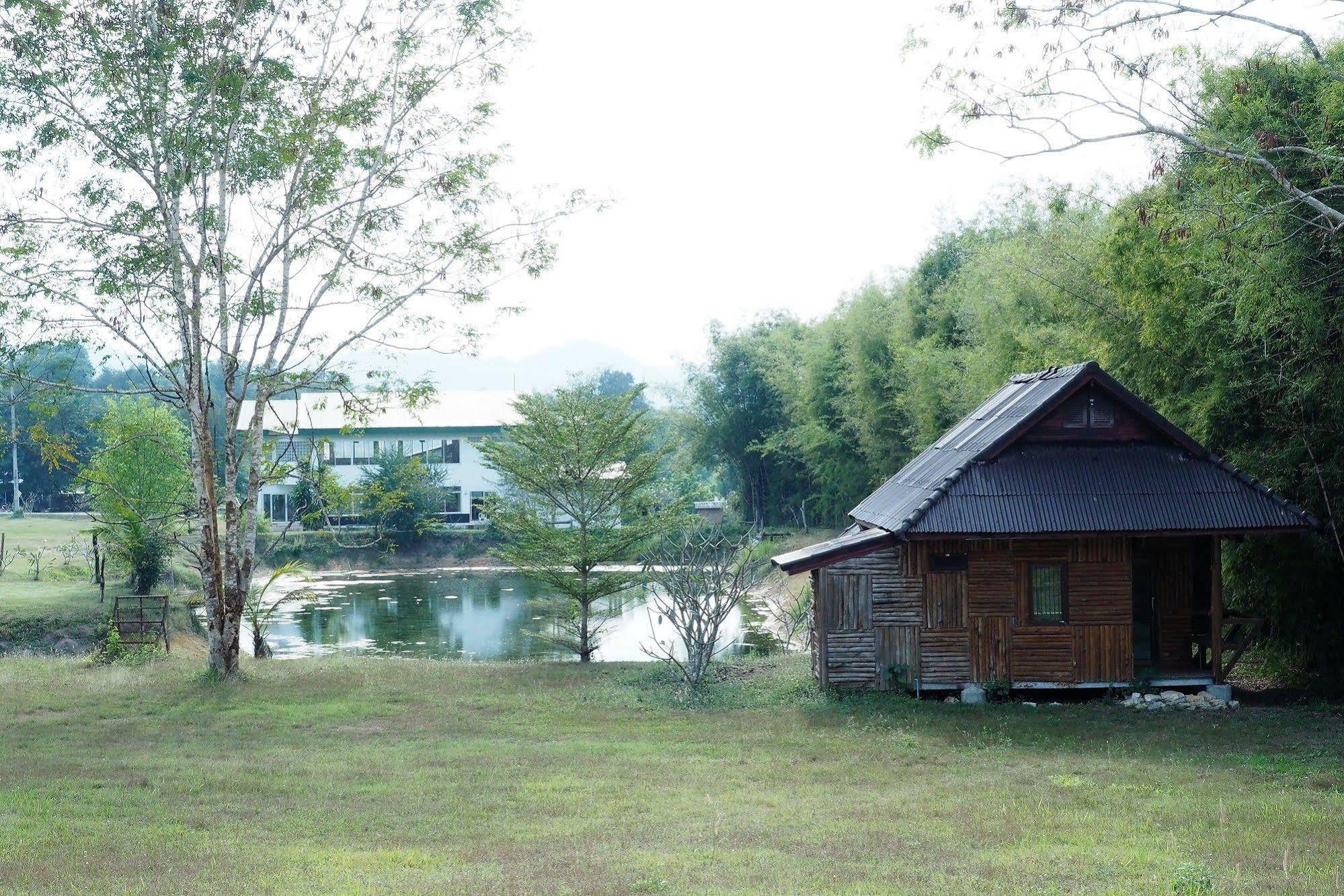 Baan Ricky Motocross And Enduro Track Otel Ban Huai Maenam Noi Dış mekan fotoğraf