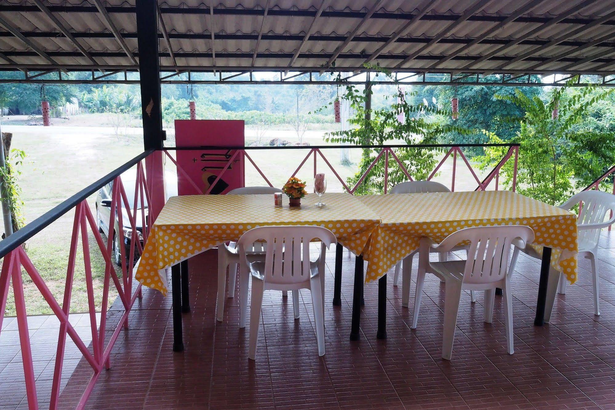 Baan Ricky Motocross And Enduro Track Otel Ban Huai Maenam Noi Dış mekan fotoğraf