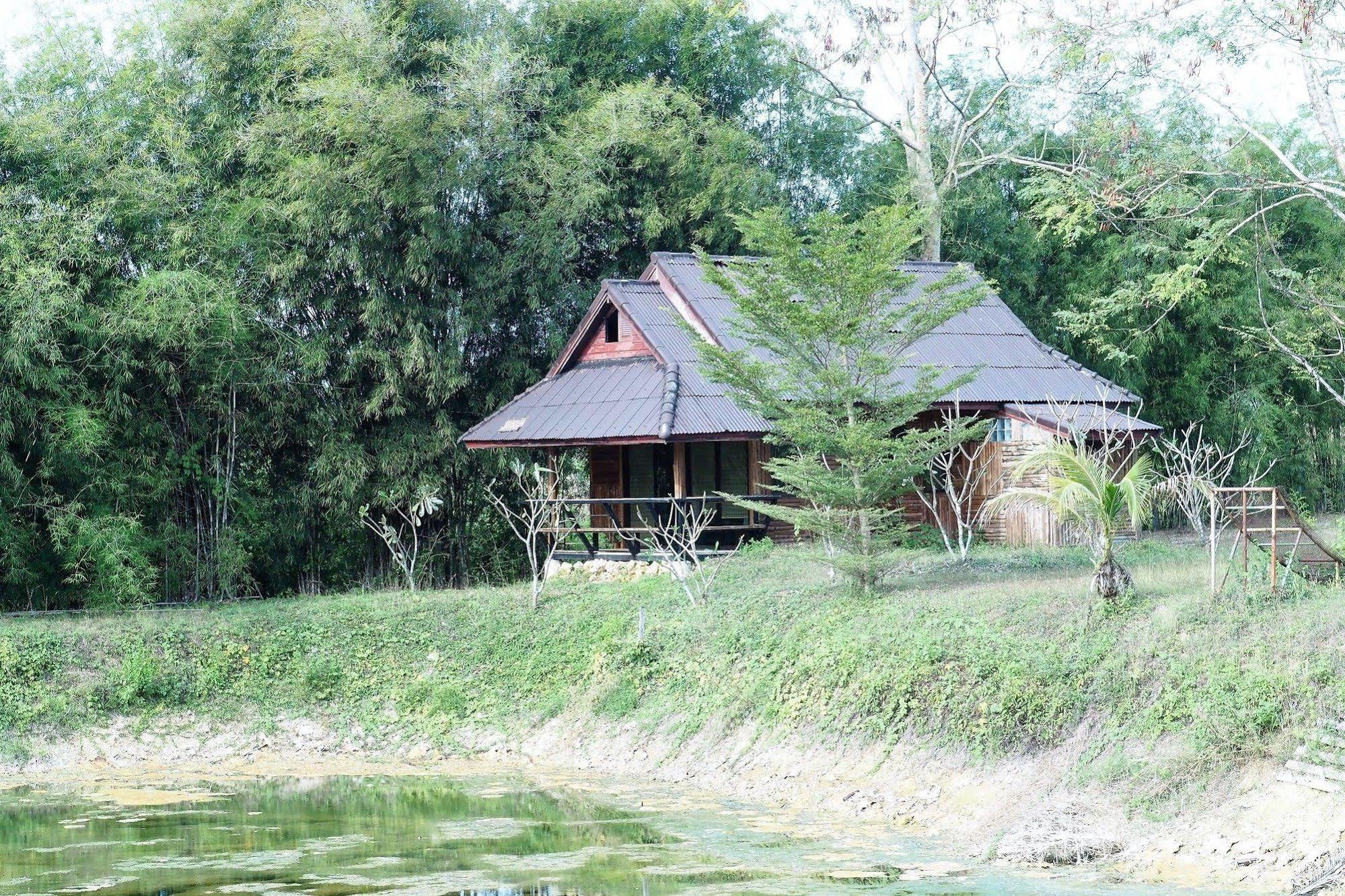Baan Ricky Motocross And Enduro Track Otel Ban Huai Maenam Noi Dış mekan fotoğraf